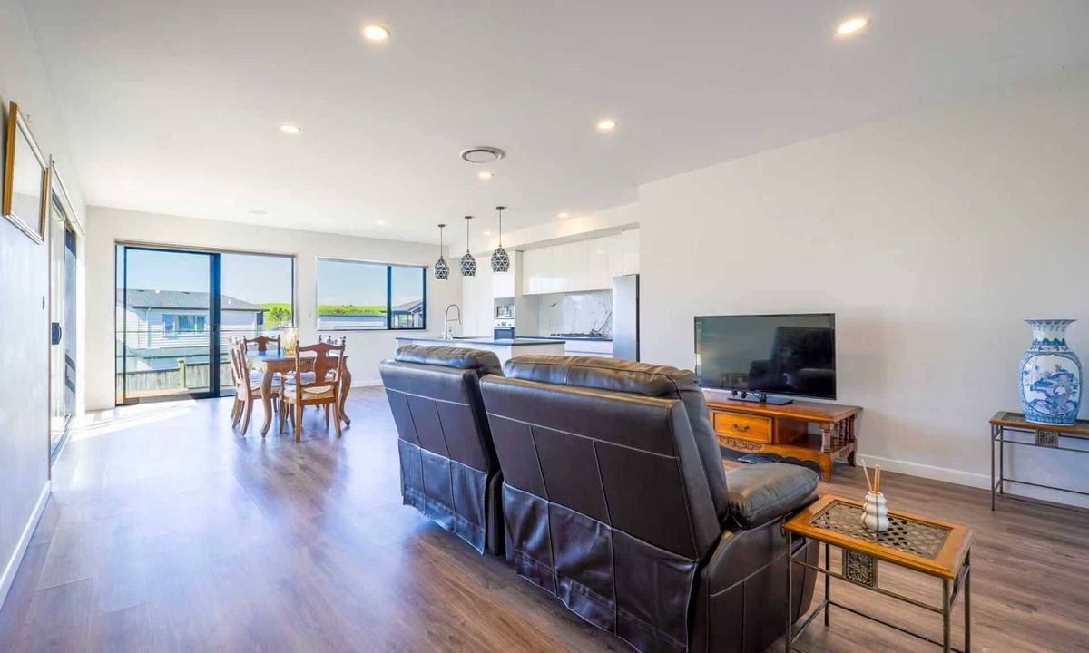 Pinehill House | Bright & Spacious 3-Bedroom Home in Pinehill