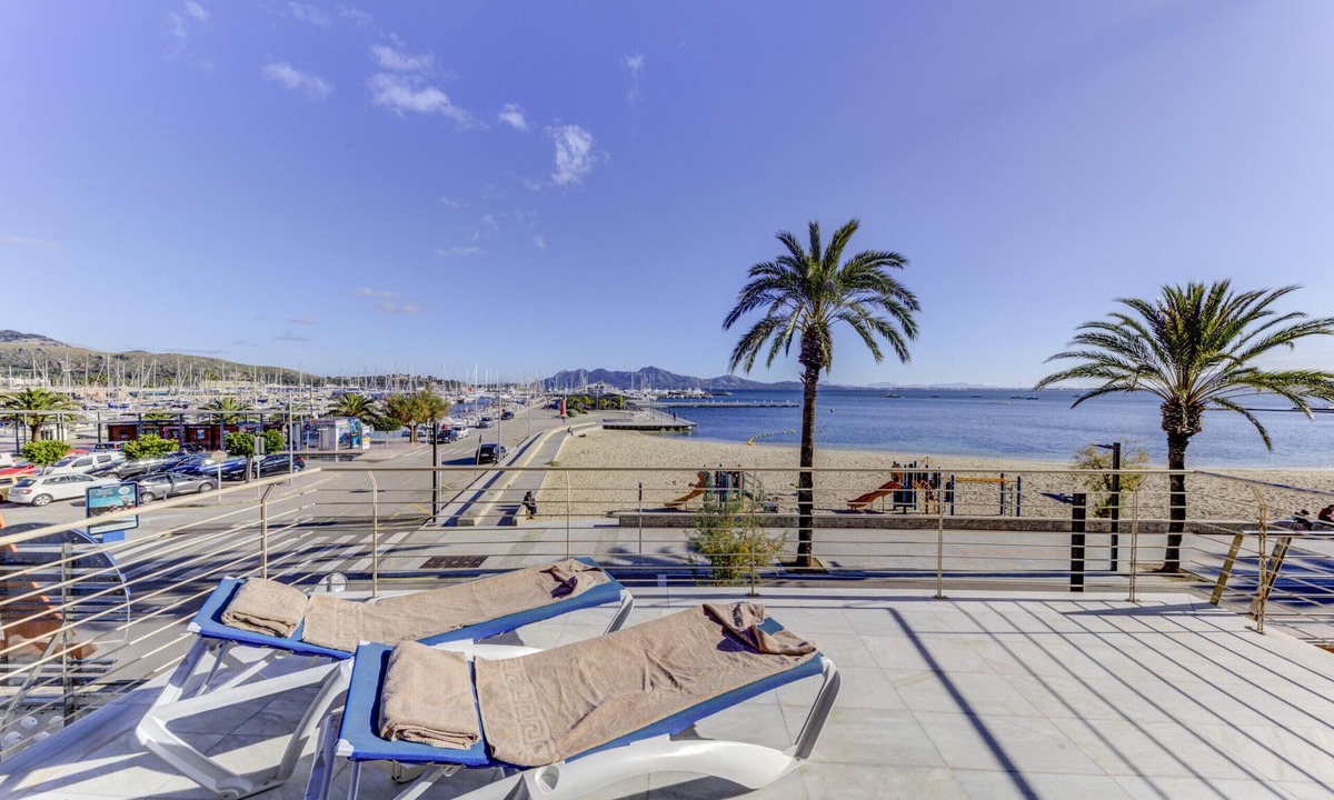 Puerto de Pollensa Apartment | Brisa Marina for five people front beach