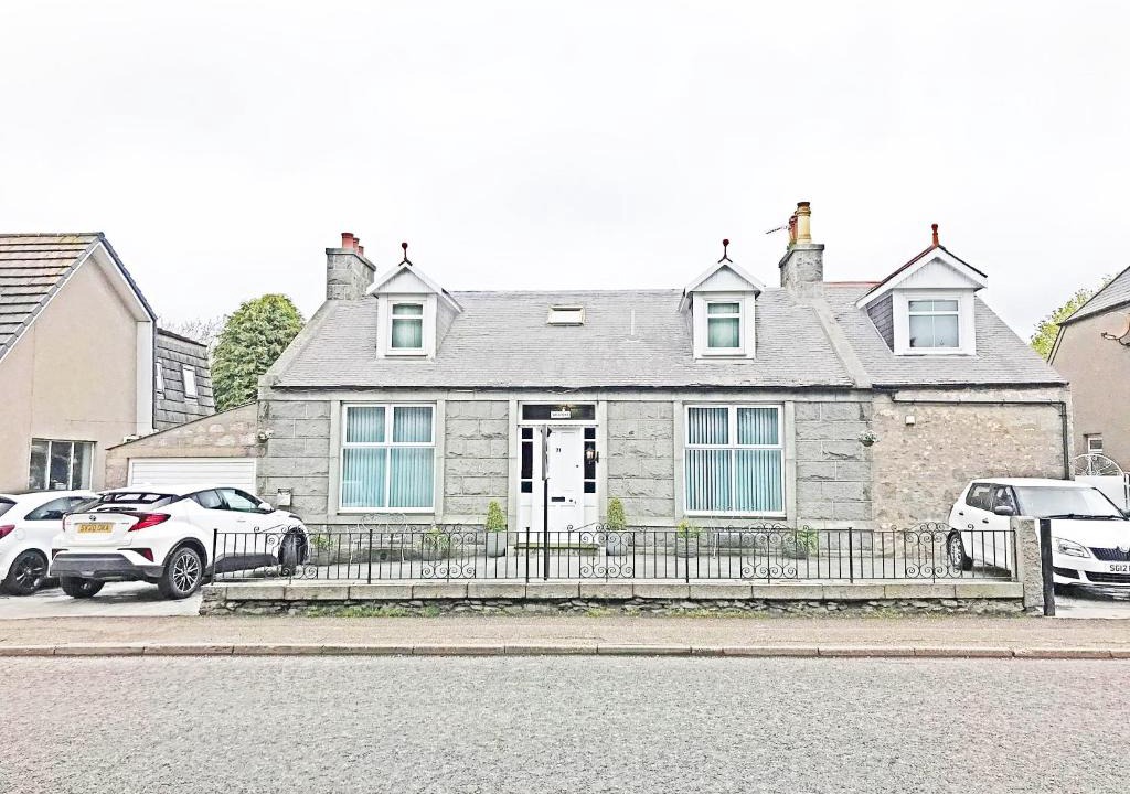 Dyce House | Broomlea Guest House