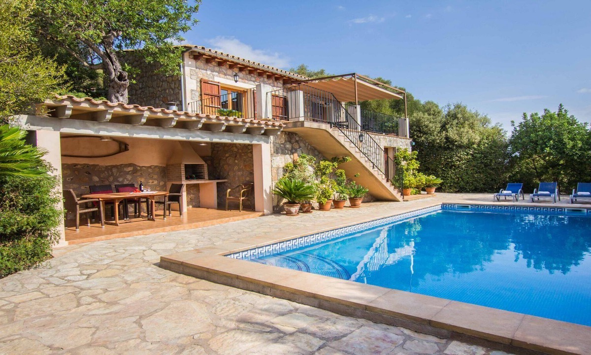 Buger House | Buger - Great house with pool, air conditioning and internet