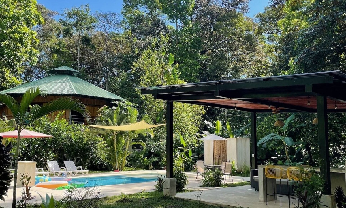 Palma House | Bungalow style house, 5 min from the beach and close to Corcovado National Park.