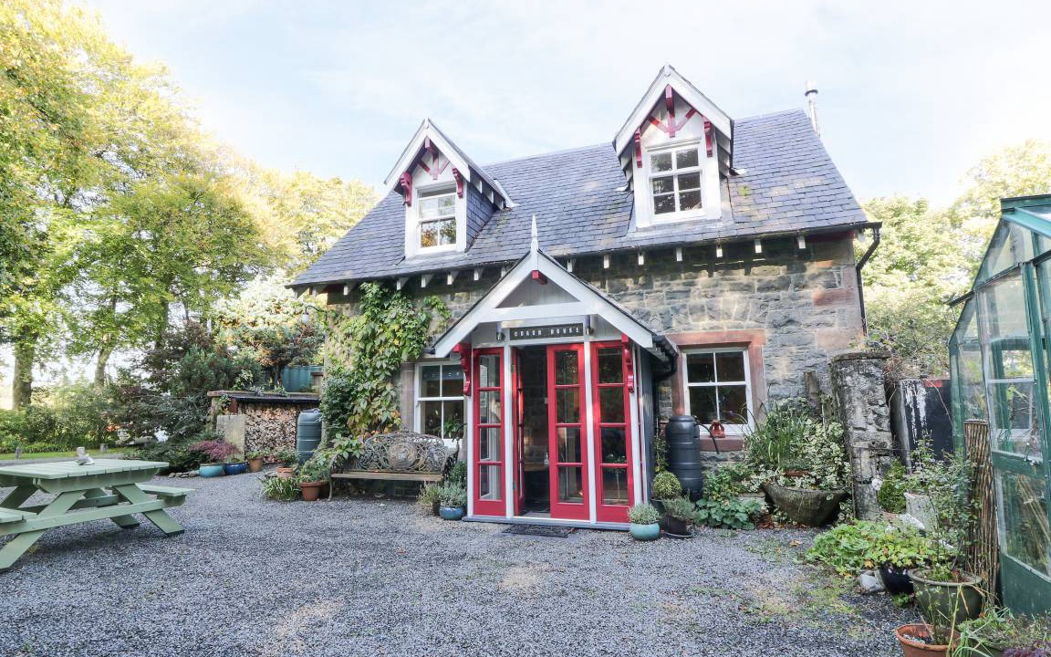 Newton Stewart Cottage | Cabin ∙ 1 bedroom ∙ 2 guests