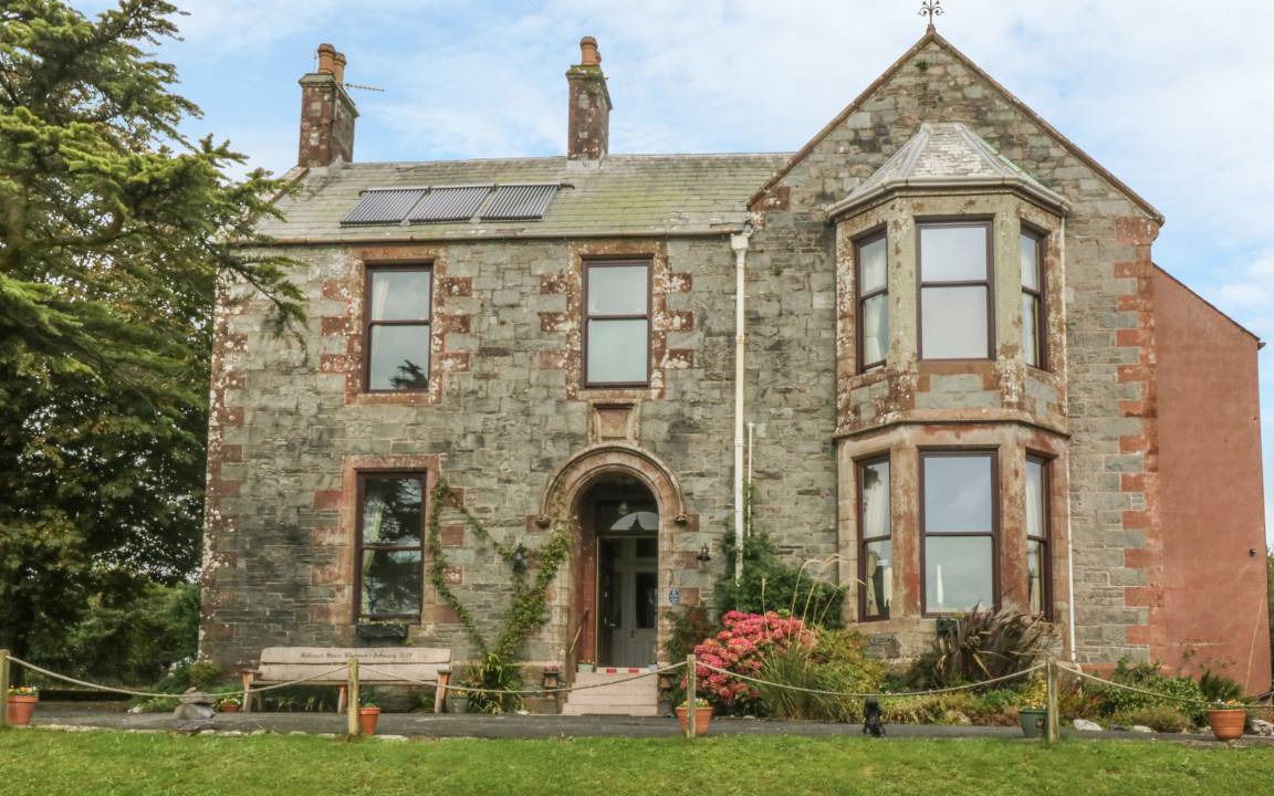 Wigtown Cottage | Cabin ∙ 1 bedroom ∙ 2 guests