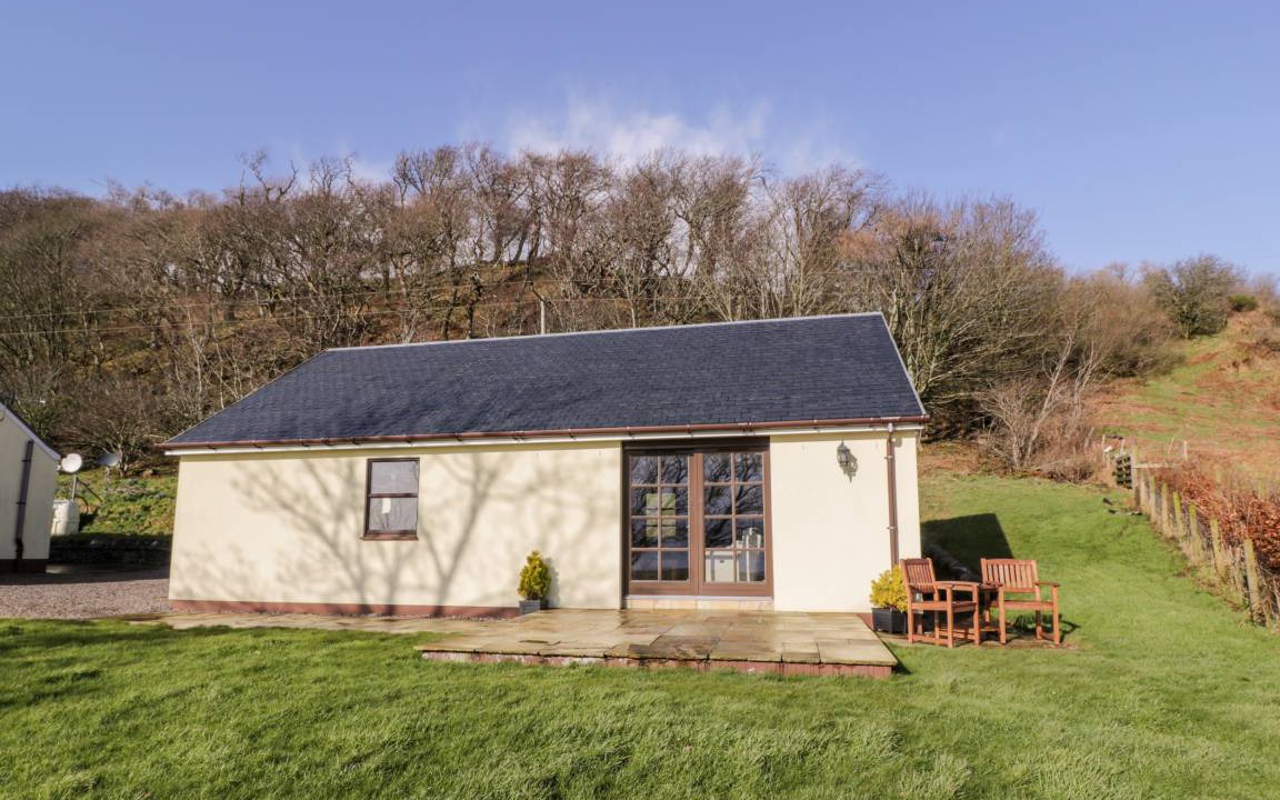 Rothesay Cottage | Cabin ∙ 1 bedroom ∙ 2 guests