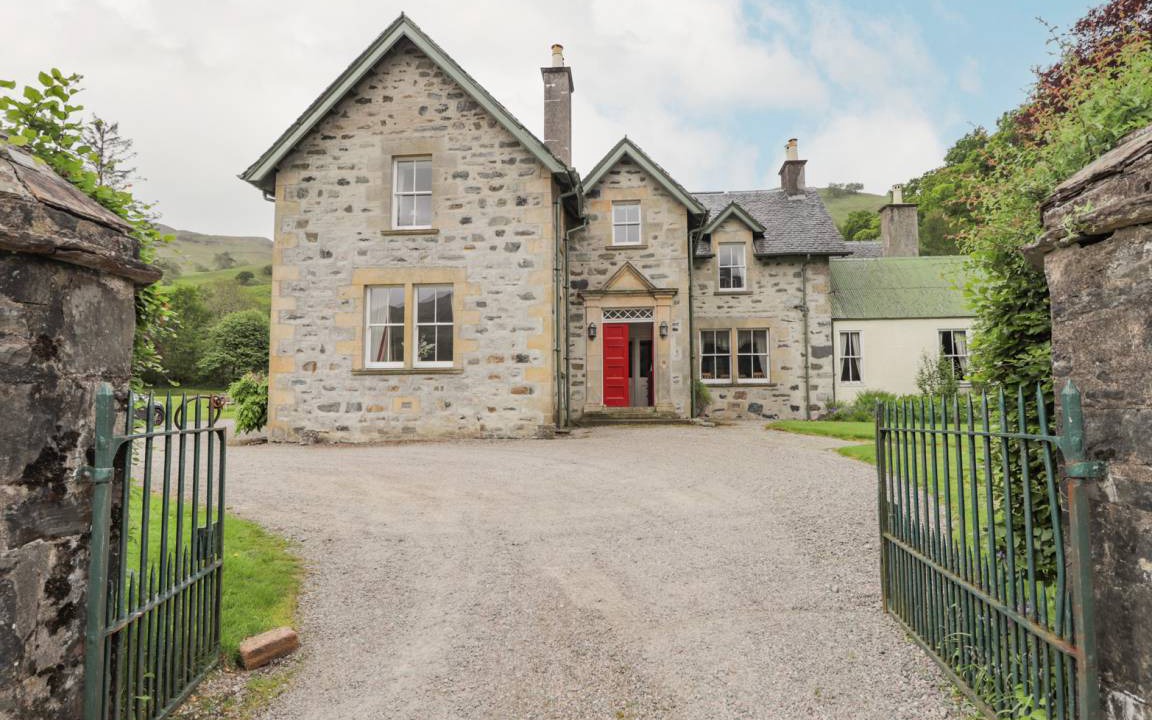 Letterfearn Cottage | Cabin ∙ 10 bedrooms ∙ 17 guests