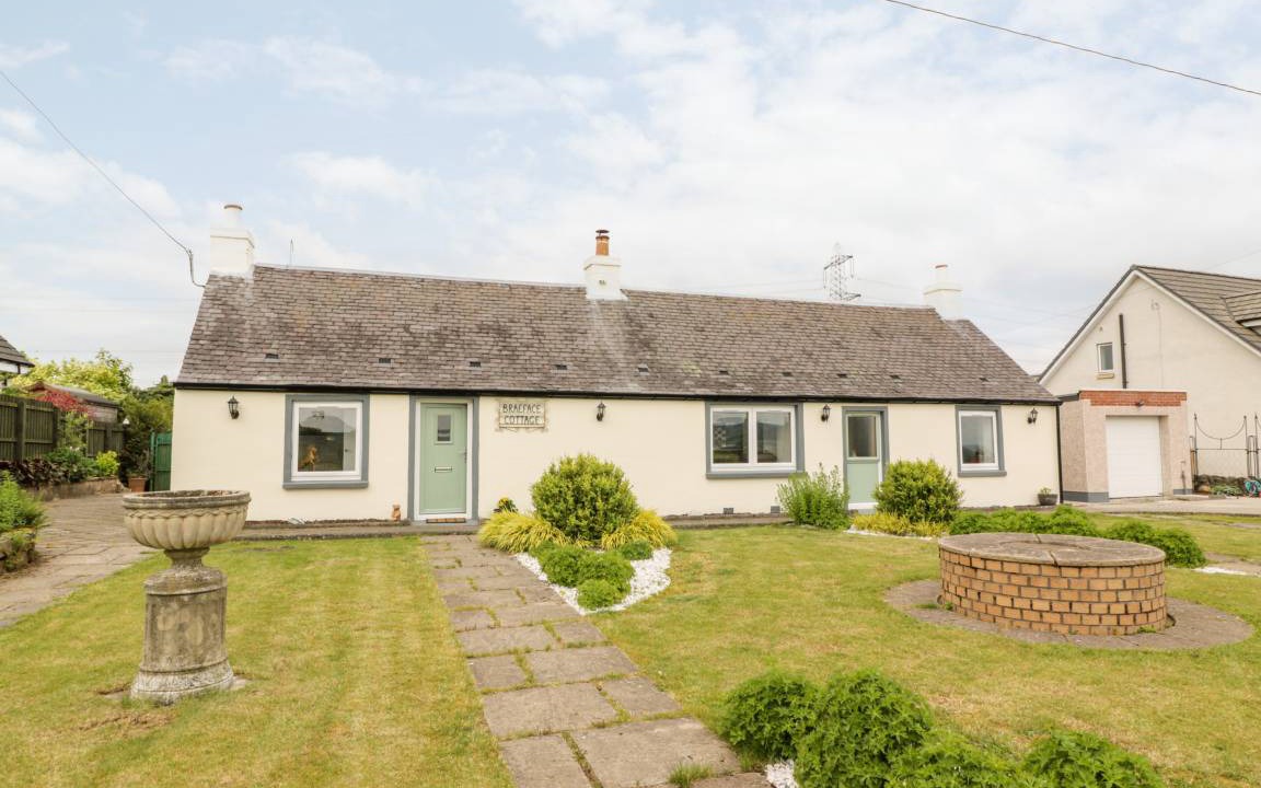 Banknock Cottage | Cabin ∙ 2 bedrooms ∙ 4 guests