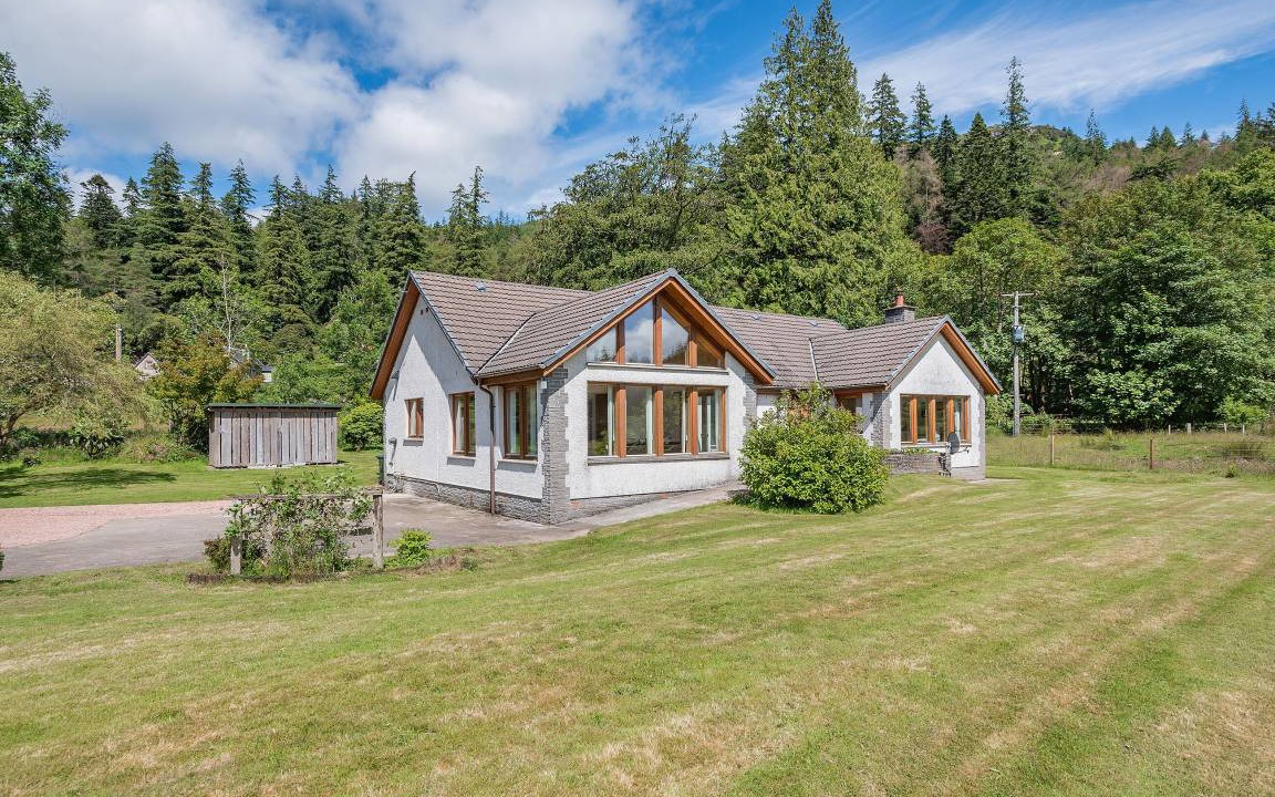 Benmore Cottage | Cabin ∙ 3 bedrooms ∙ 6 guests