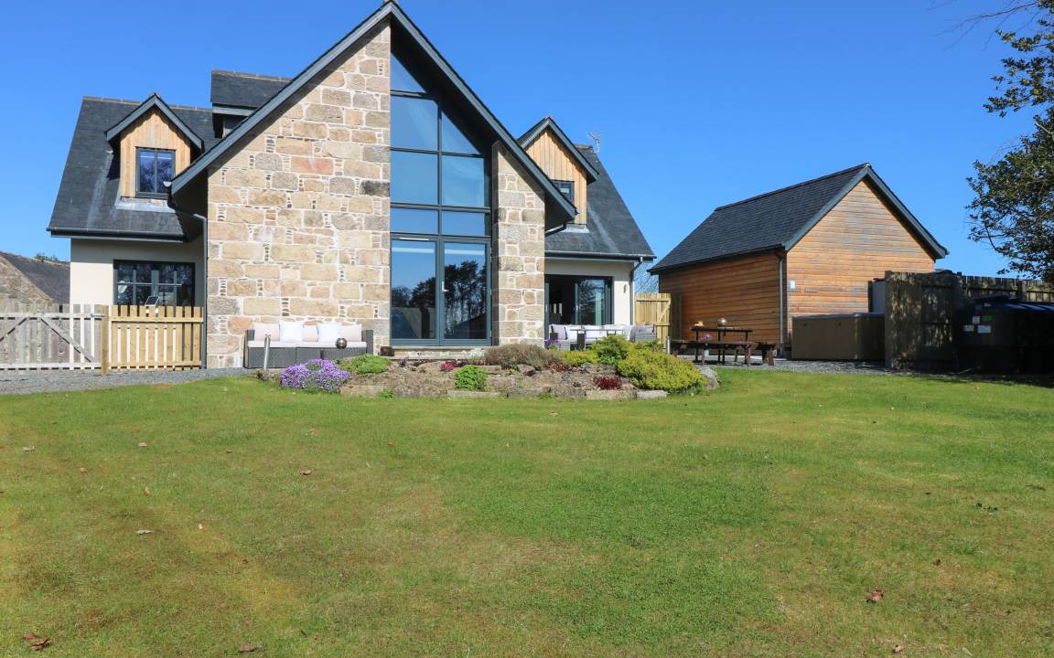 Ellon Cottage | Cabin ∙ 4 bedrooms ∙ 8 guests