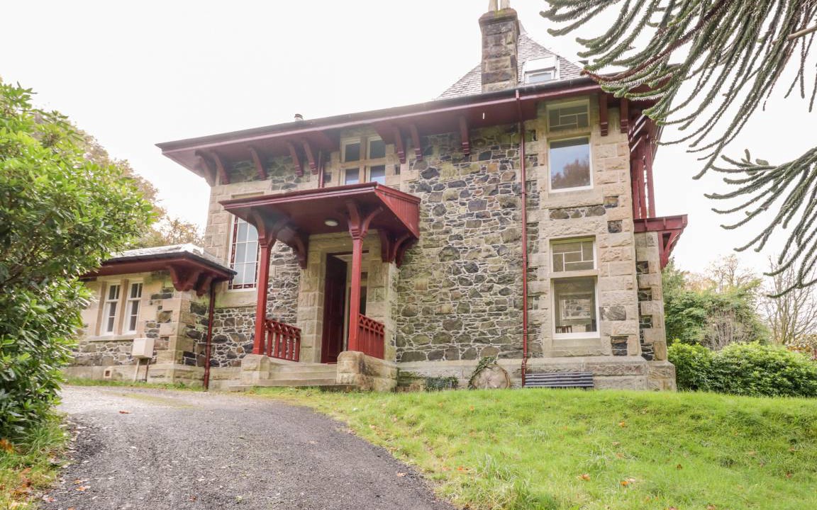 Rothesay Cottage | Cabin ∙ 5 bedrooms ∙ 10 guests