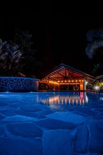 Palma Apartment | Cabin Featuring Jacuzzi and Pool in La Fortuna