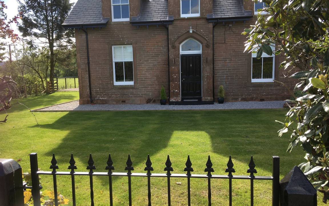 Lochmaben Cottage | Cabin ∙ 5 bedrooms ∙ 7 guests
