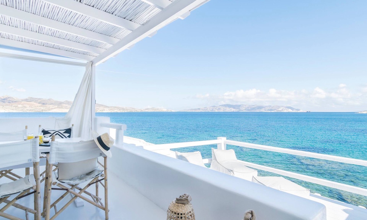 Apollonia House | Captain Zeppos