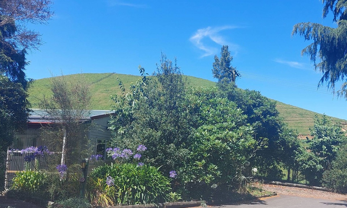 Rerewhakaaitu Cabin | Captivating rural beauty, serene getaway, nestled midway Rotorua & Taupo.