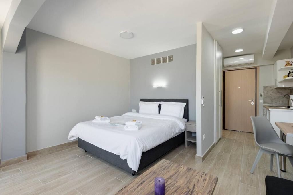 Thessaloniki City Centre Apartment | Caravanserai Studio 7