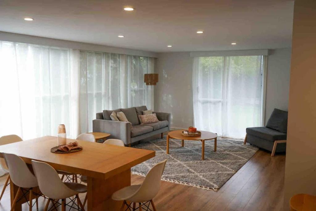 Newstead House | Carinya Charming Newstead home