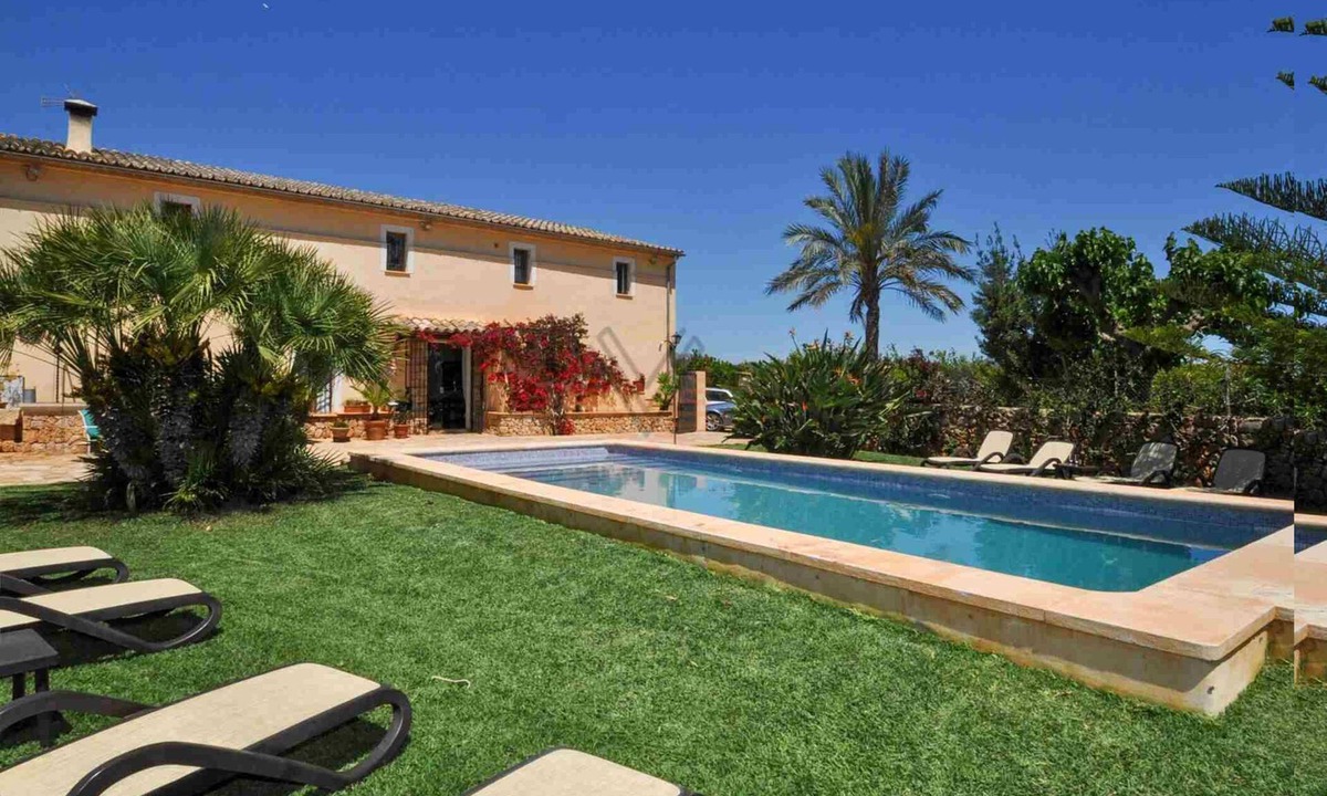 Buger Cottage | Casa Antonio: Rural Charm with Pool