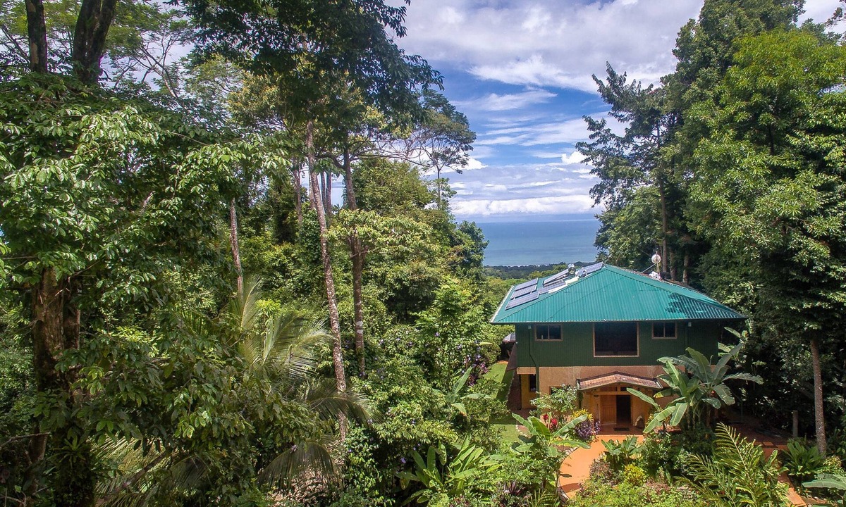 Ballena House | Casa Uvita: Rainforest & Ocean View Eco-Home