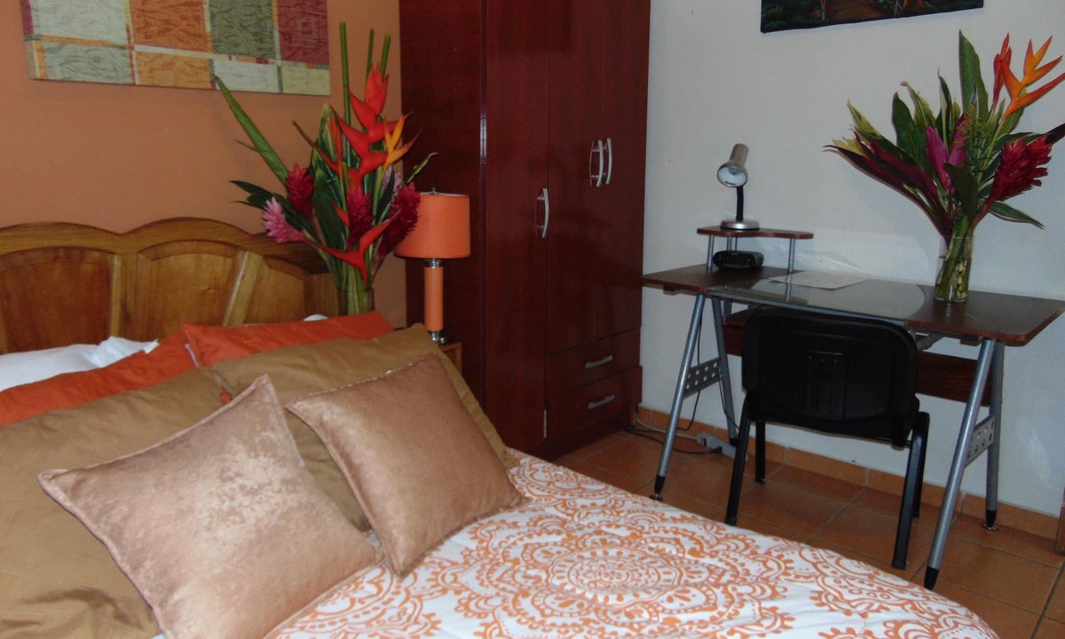 Pavas Bed & Breakfast | CasaLima B&B Executive Room #5 (With Free Breakfast)