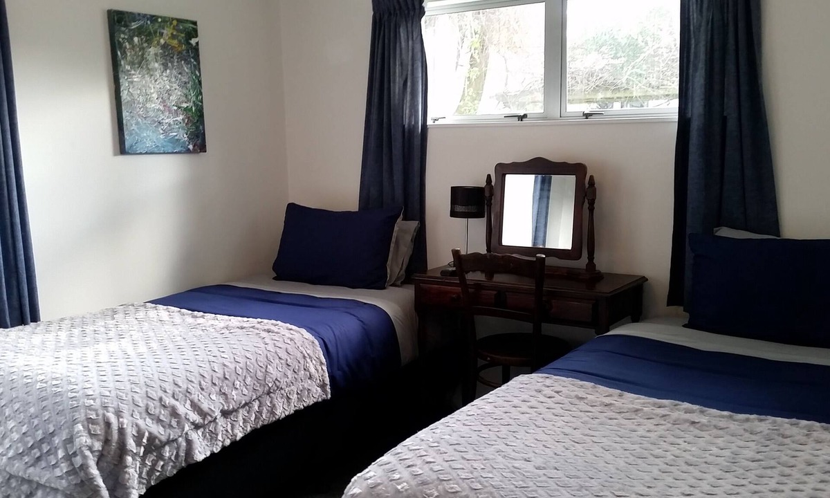 Auckland House | Central - Private and Quiet Twin Room Unit