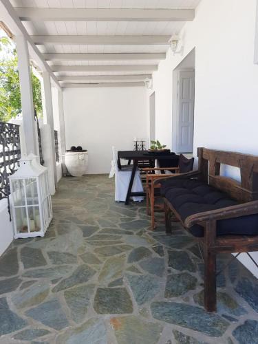 Skyros Town House | Central Skyros Hideaway