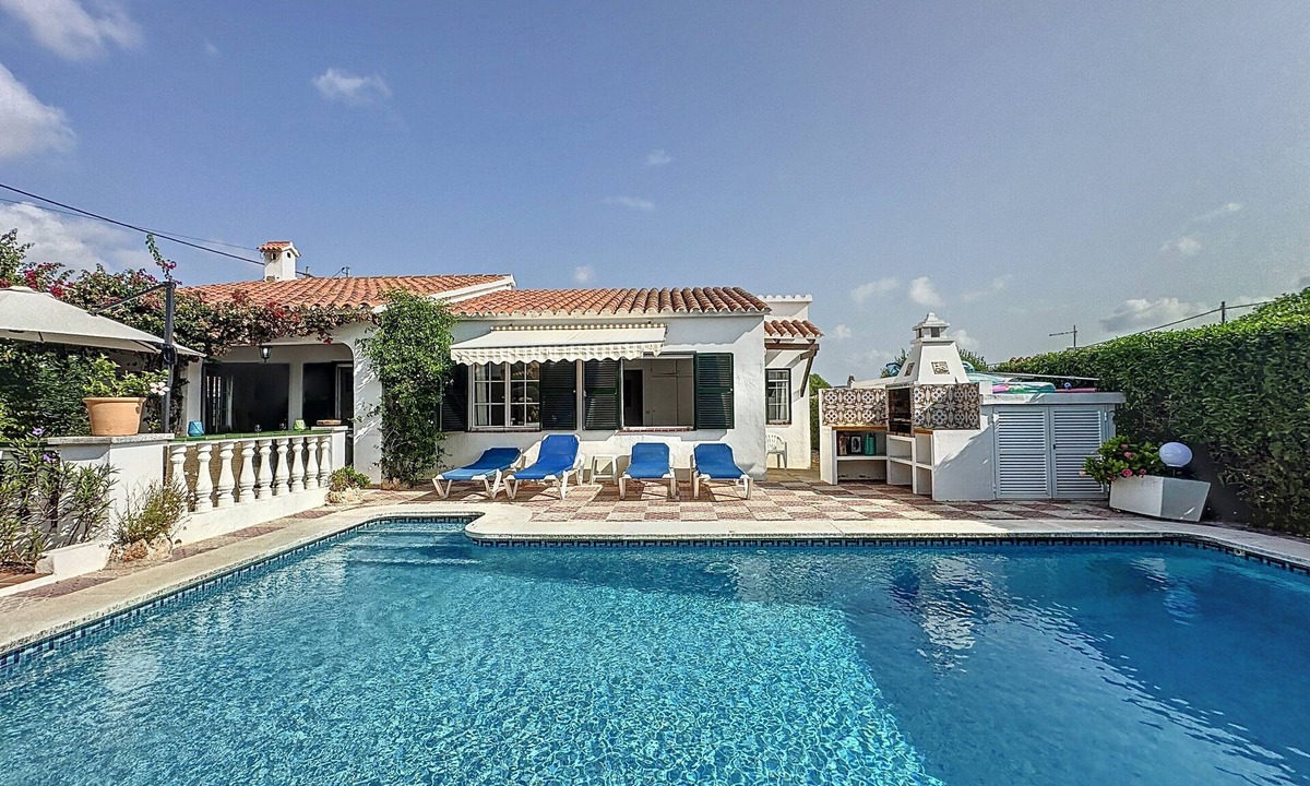 Cala en Porter Ski Chalet | Chalet 'Villa Jones' with Private Pool, Private Garden and Terrace and Wi-Fi