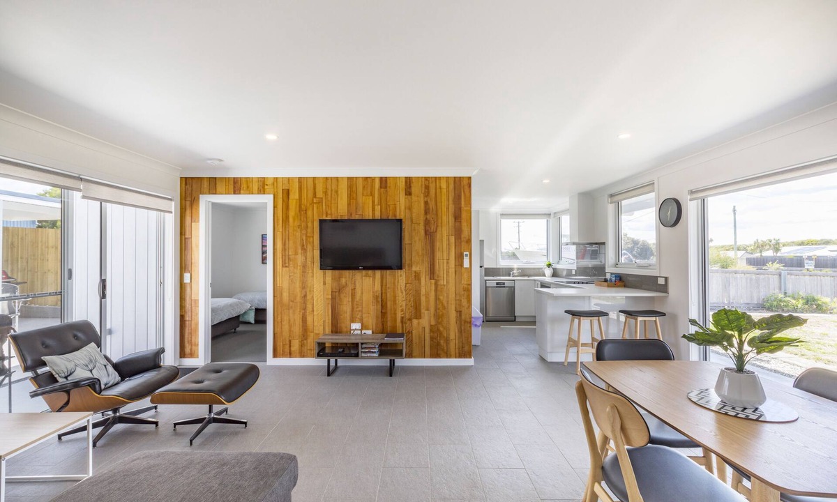 Beaumaris House | Charlie’s Beach House.
