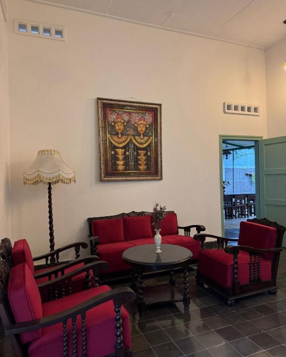 Bogor Tengah House | Charming Colonial Home near Botanical Garden
