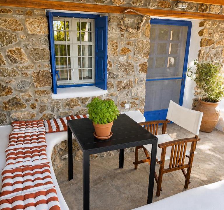Mykonos Town Apartment | Charming cottage 15 minute walk from Mykonos Town & Airport