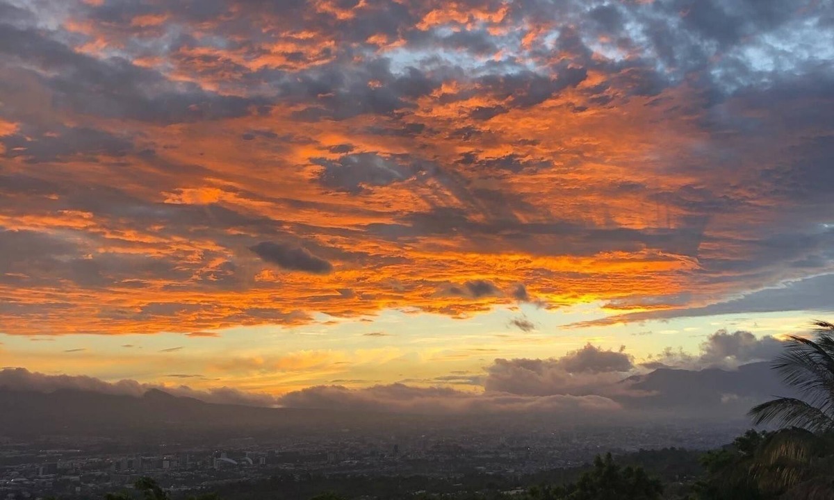San Antonio House | Charming Private 1 bedroom Queen Size in San Antonio Escazu San Jose