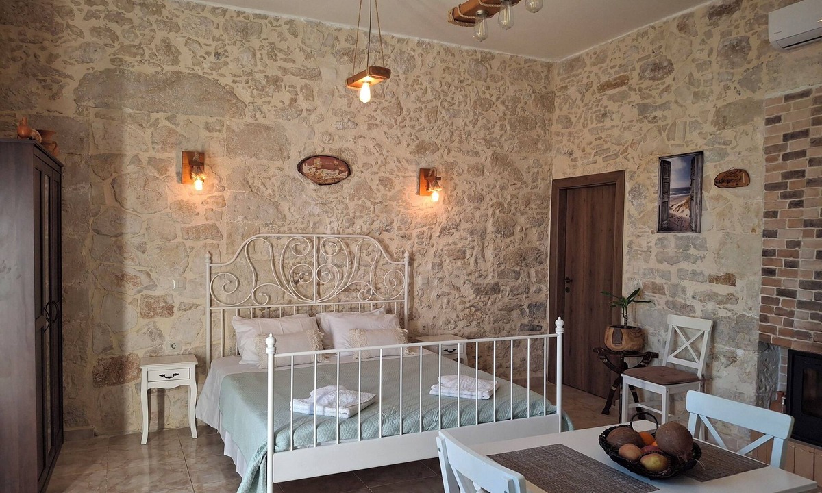 Kaliviani Apartment | ​Charming Stone Home in Kissamos – Near Balos & Falassarna!