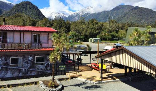 Franz Josef Glacier Hostel | Chateau Backpackers & Motels
