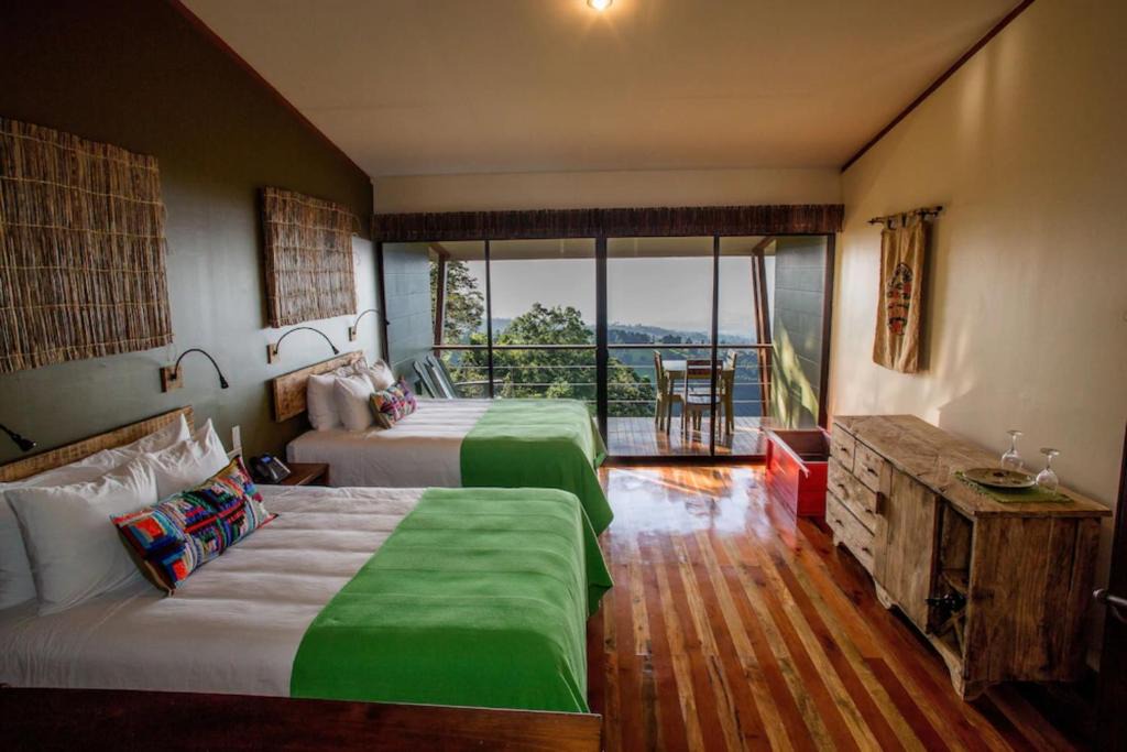 Cirri Sur Cabin | Chayote Lodge