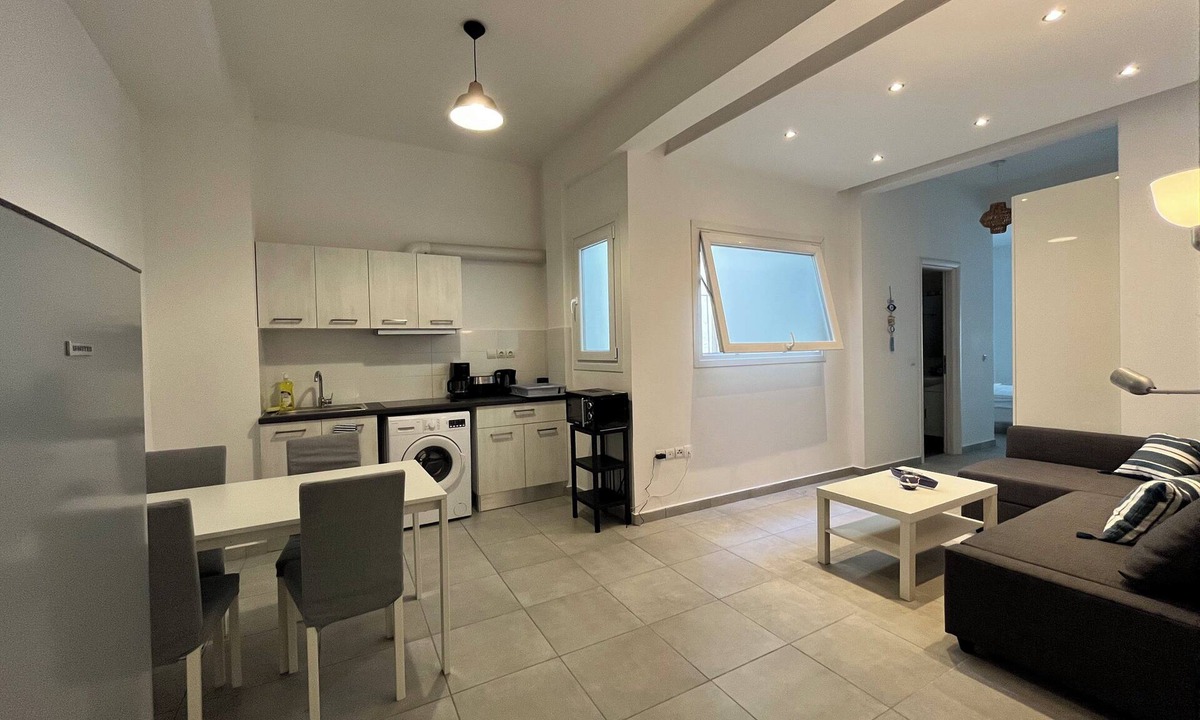 Omonia Apartment | Chic Studio in the Heart of the City