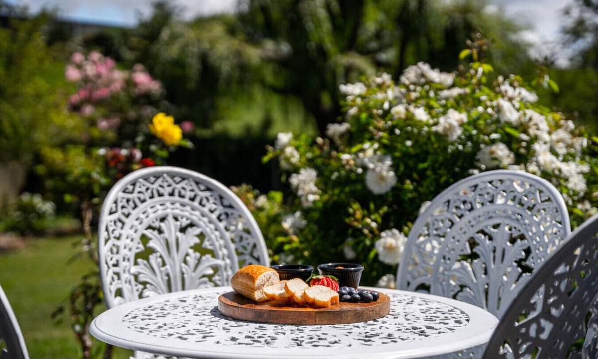 Taupo House | Classic Bach with Wifi and pets