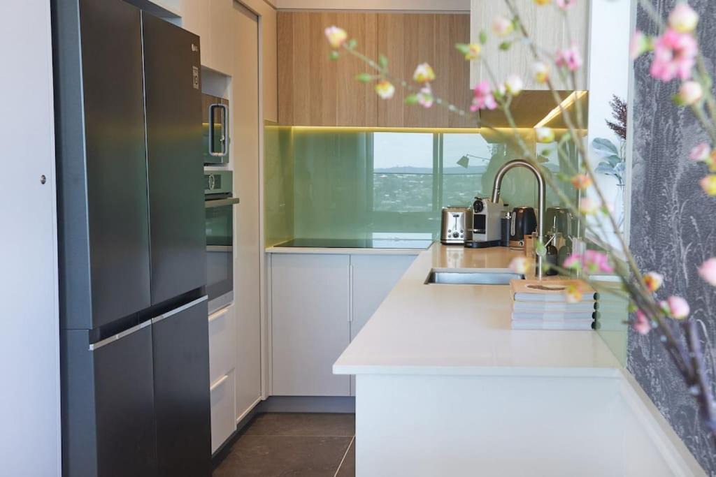 Henderson Apartment | Cloud Loft Residence with 180 Degrees Views