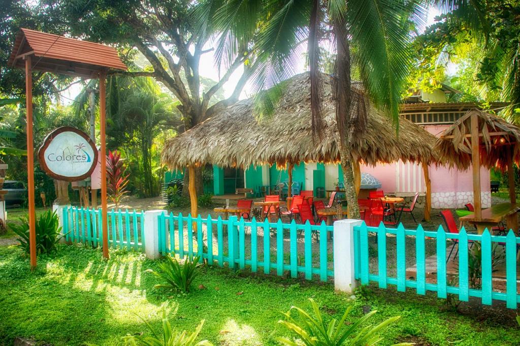 Manzanillo Bed & Breakfast | Colores seafront