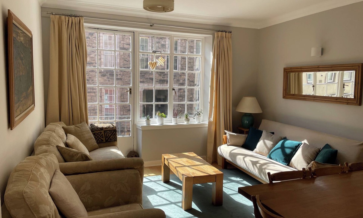 Old Town Apartment | Comfortable Royal Mile apartment