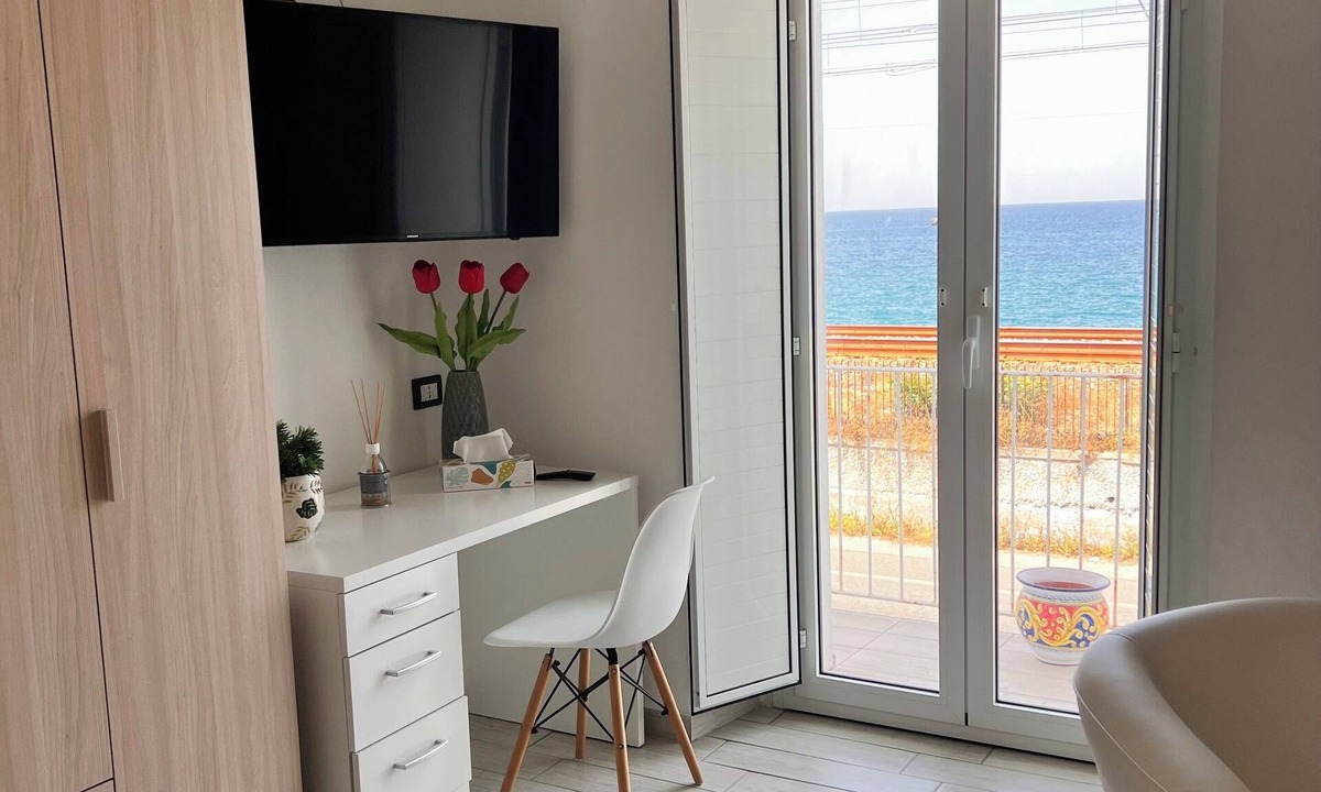 Amantea House | COMFORTABLE SEAFRONT HOLIDAY HOUSE A FEW STEPS FROM THE CENTER (Amantea)