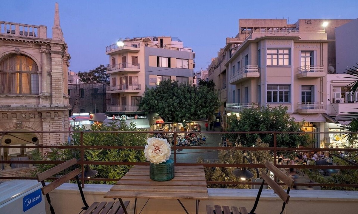 Heraklion Apartment | Contemporary Apartment with A/C and Balcony in the Heart of the Historical Centre of Heraklion!