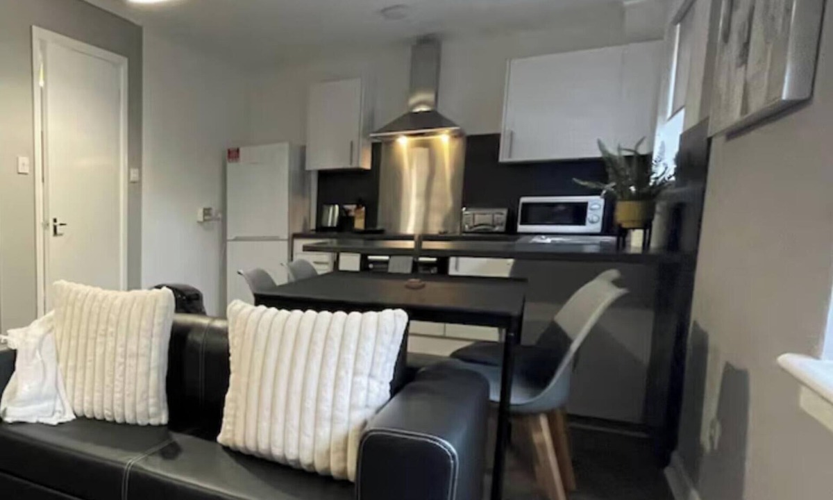 Coatbridge House | Contemporary Three Bed Apartment in Coatbridge