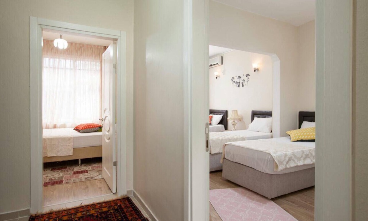 Emin Sinan Apartment | Convenient 3-Bedroom flat for 10, Near Blue Mosque, AC & WiFi