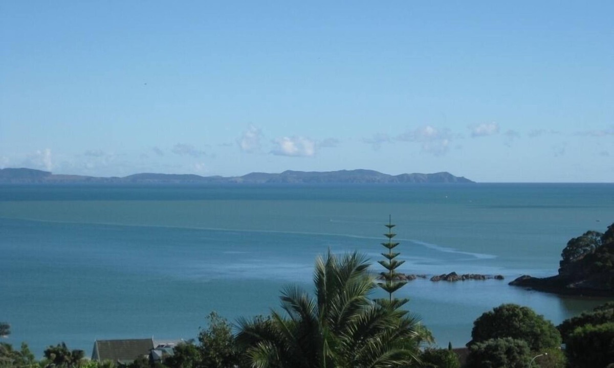Coopers Beach House | Coopers Beach house with stunning views over Doubtless Bay