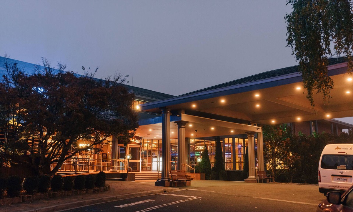 Prospect Vale Hotel | Country Club Tasmania