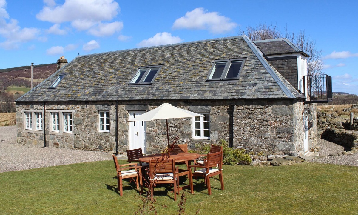 Dunkeld House | Country cottage in the heart of Highland Perthshire