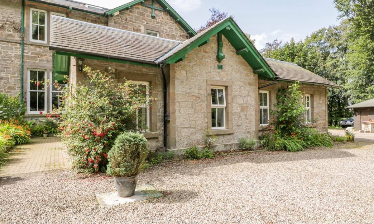 Forfar House | Courtyard Cottage, Forfar