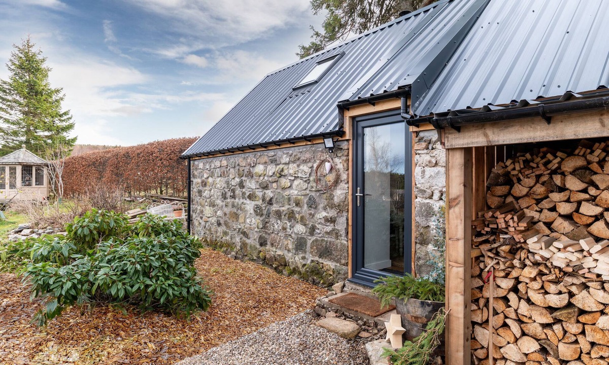 Strathdon House | Couthie Cooshed in the Cairngorms