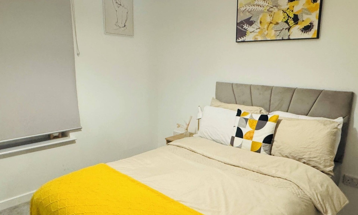 Glasgow Apartment | Cozy apartment with Free parking and WiFi in welcoming City centre