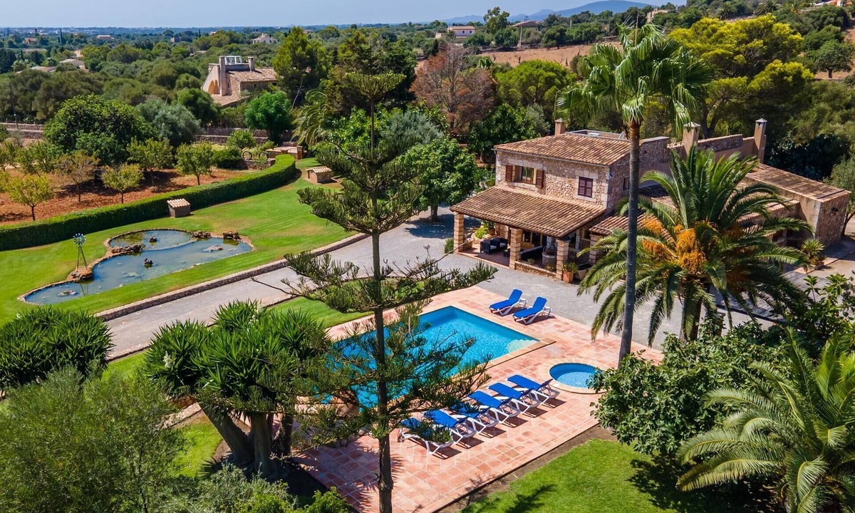Sant Llorenc des Cardassar House | Cozy home in Sa Coma with private swimming pool, can be inside or outside