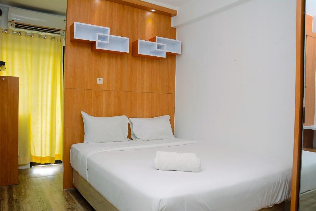 Bekasi Timur Apartment | Cozy Modern Studio at Lagoon Apartment near Bekasi Town Square By Travelio