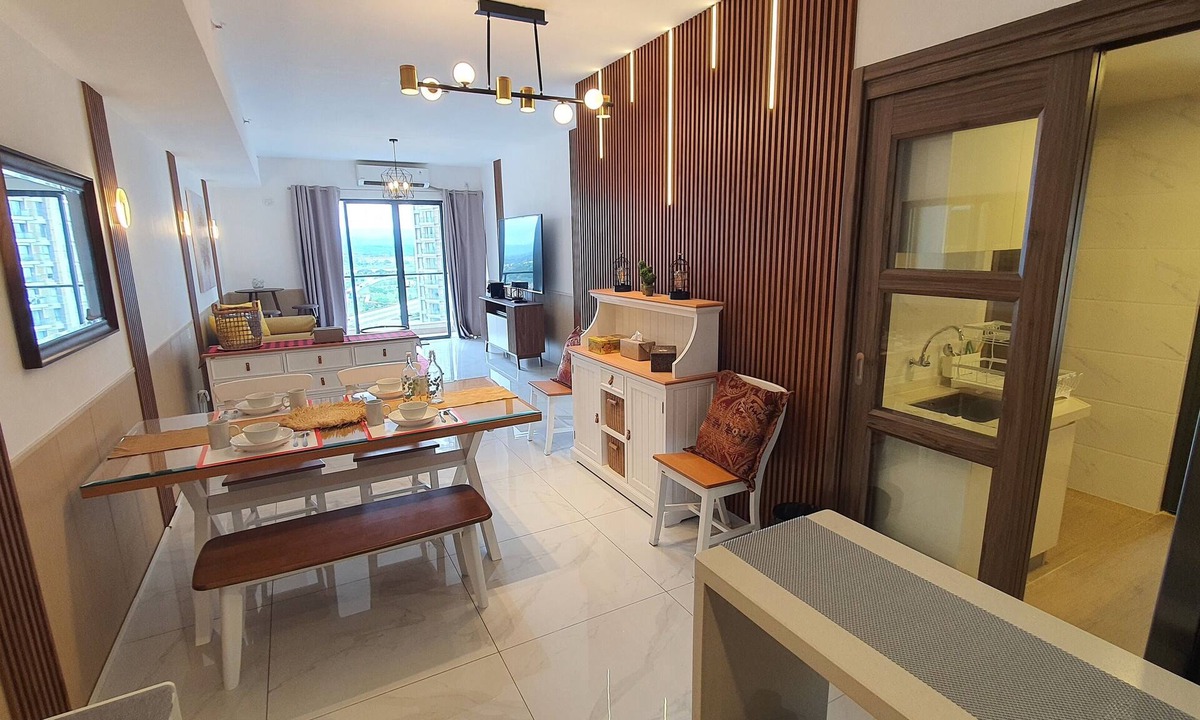 Bumi Serpong Damai Apartment | Cozy, Spacious, Fully Furnished and Equipped 3+ BR Apartment at Sky House BSD